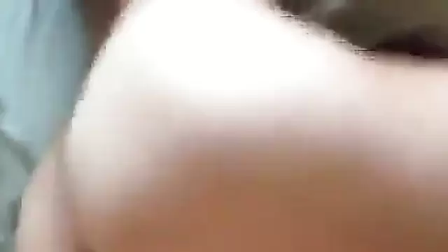 Seksi Kırgızistanlı kocasını güzelce ve usulca beceriyor.
