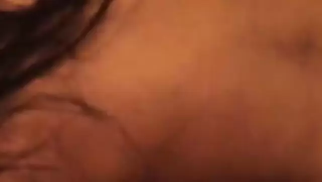 Ateşli bir Kırgız kızın videosunu çektim.