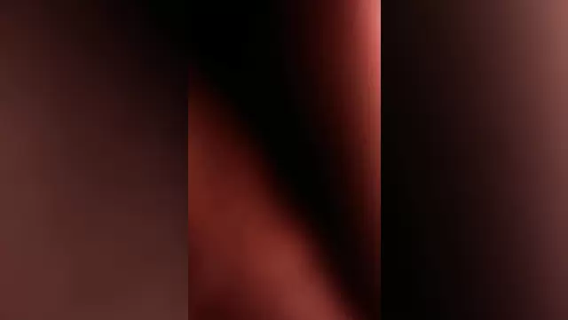 Herif, Kırgız karısını kameraya aldı.